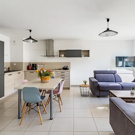 Moderne, Piscine, Parking Prive, Climatisation, 3 *